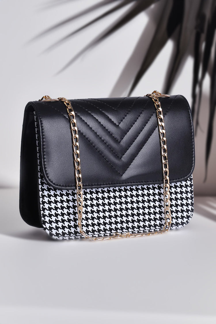 ZEMIMAAS Shoulder Bag ChevronFlap – Black